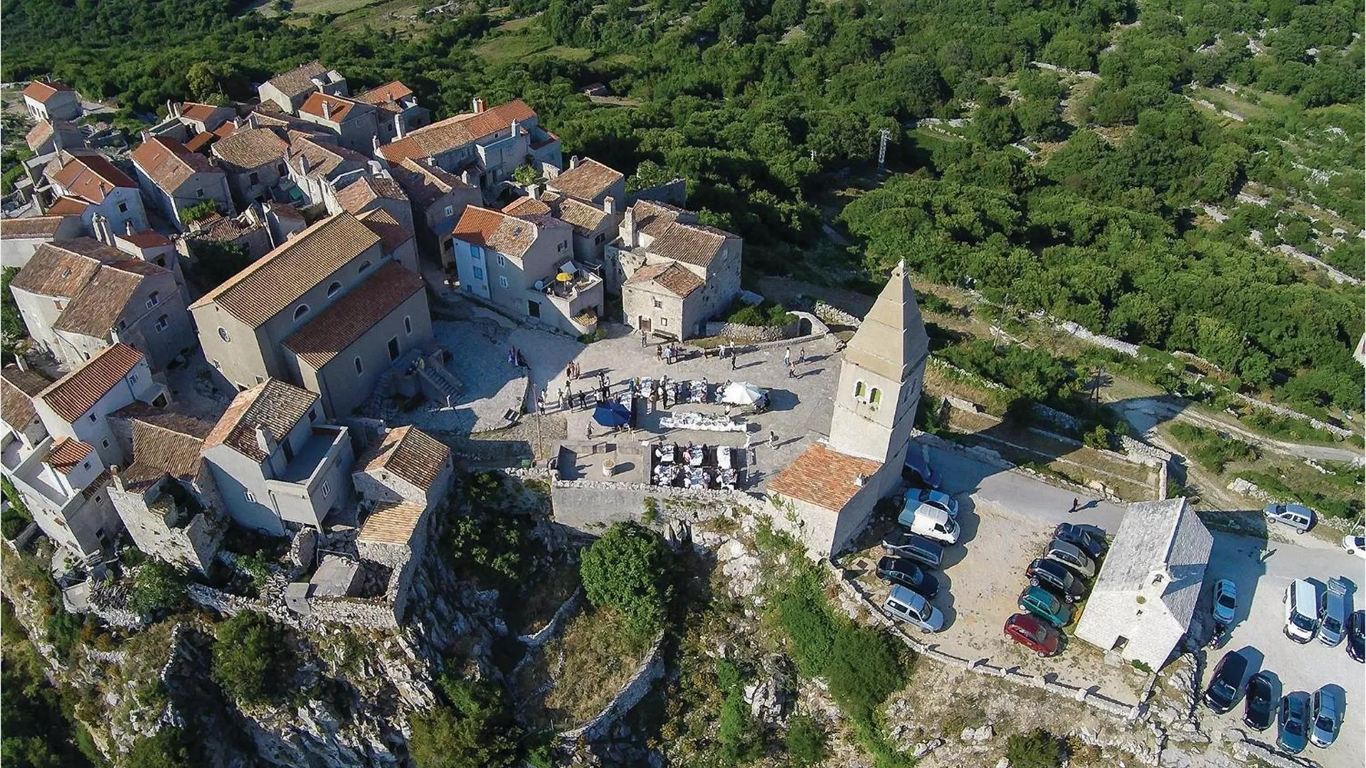 Nice Home In Cres With Wifi