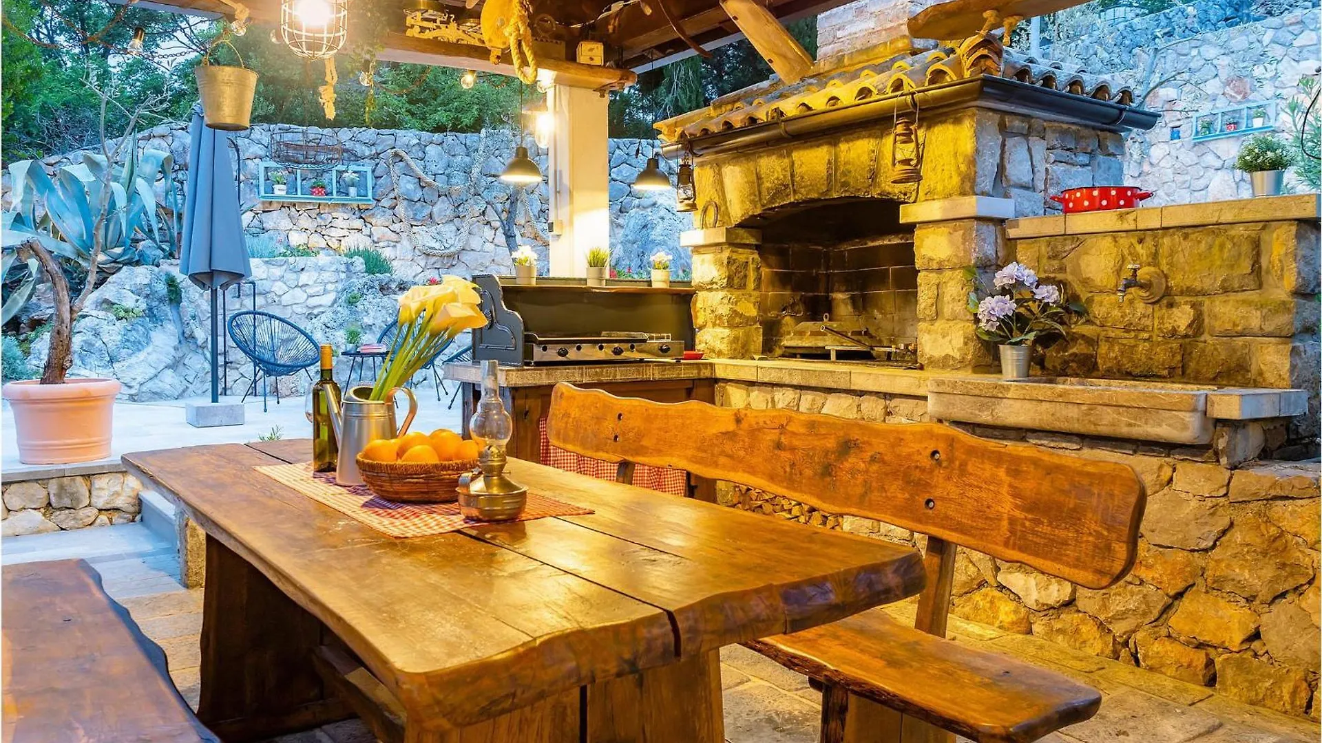 Nice Home In Cres With Wifi